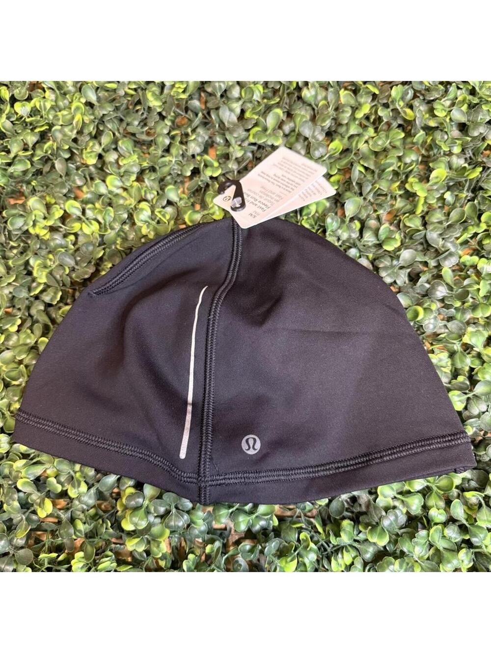Brand new with tags Lululemon Fast and Free Fleece Running Beanie 🖤✨ Never worn